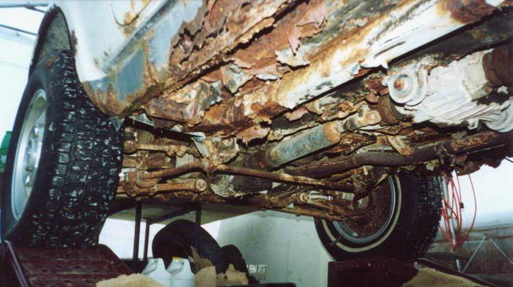 Bajos oxidados Lada Niva 4x4